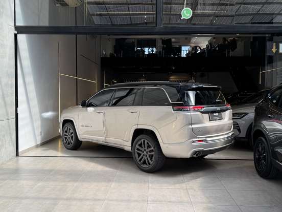 JEEP-COMMANDER-2024