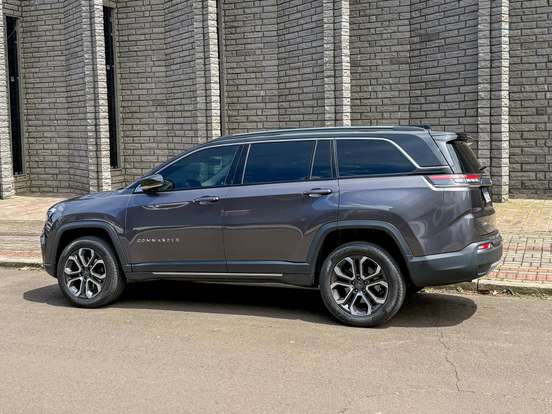 JEEP-COMMANDER-2022