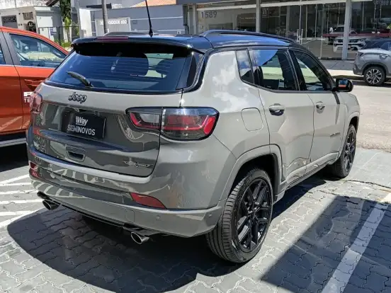 JEEP-COMPASS-2.0 HURRICANE 4 TURBO GASOLINA BLACKHAWK AT9 JEEP-COMPASS-2025