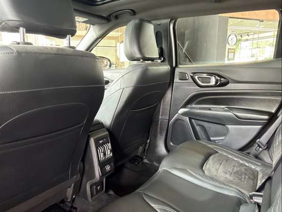 JEEP-COMPASS-2.0 HURRICANE 4 TURBO GASOLINA BLACKHAWK AT9 JEEP-COMPASS-2024
