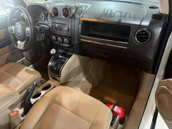 JEEP-COMPASS-2.0 SPORT 4X2 16V GASOLINA 4P AUTOMÁTICO JEEP-COMPASS-2012