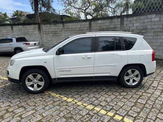 JEEP-COMPASS-2.0 SPORT 4X2 16V GASOLINA 4P AUTOMÁTICO JEEP-COMPASS-2013