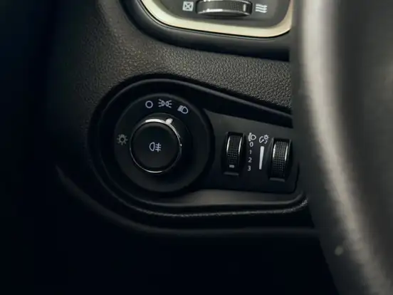 JEEP-RENEGADE-1.8 16V FLEX SPORT 4P AUTOMÁTICO JEEP-RENEGADE-2018