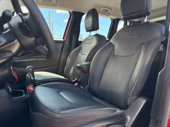 JEEP-RENEGADE-2.0 16V TURBO DIESEL TRAILHAWK 4P 4X4 AUTOMÁTICO JEEP-RENEGADE-2015