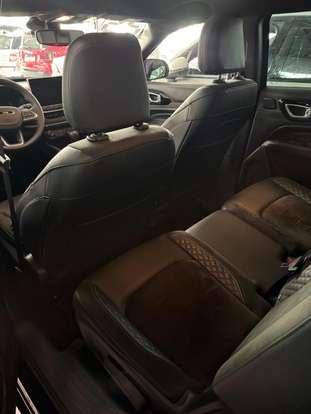 JEEP-COMMANDER-2025