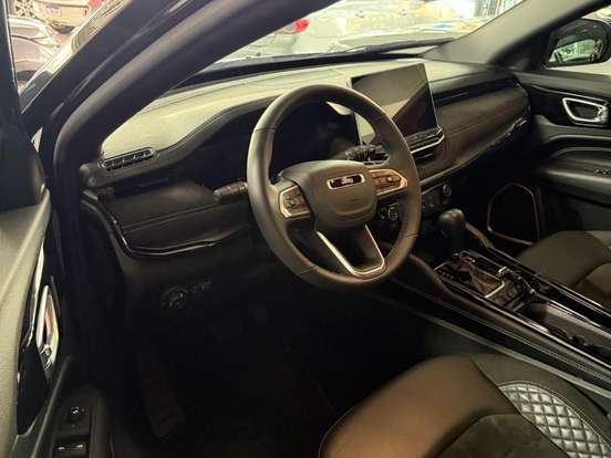 JEEP-COMMANDER-2.0 HURRICANE 4 TURBO GASOLINA BLACKHAWK AT9 JEEP-COMMANDER-2025