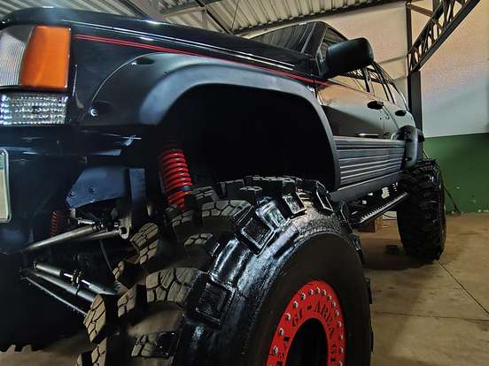 JEEP-GRAND CHEROKEE-5.2 LAREDO 4X4 V8 16V GASOLINA 4P AUTOMÁTICO JEEP-GRAND CHEROKEE-1995