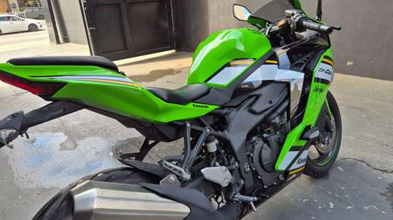 KAWASAKI-NINJA ZX-4R SE-2026