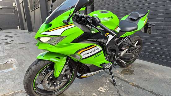 KAWASAKI-NINJA ZX-4R SE-2026