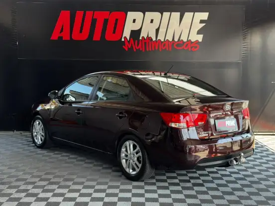 KIA-CERATO-1.6 EX3 SEDAN 16V GASOLINA 4P AUTOMÁTICO KIA-CERATO-2011