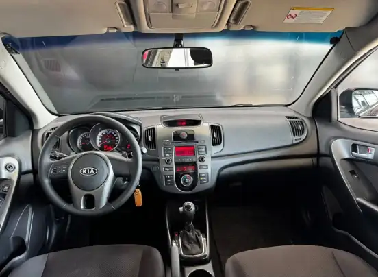 KIA-CERATO-1.6 EX3 SEDAN 16V GASOLINA 4P AUTOMÁTICO KIA-CERATO-2011