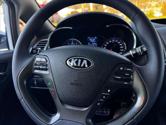 KIA-CERATO-1.6 SX 16V FLEX 4P AUTOMÁTICO KIA-CERATO-2015