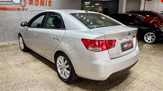 KIA-CERATO-2010