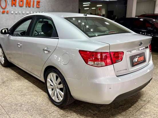 KIA-CERATO-1.6 SX 16V FLEX 4P AUTOMÁTICO KIA-CERATO-2010
