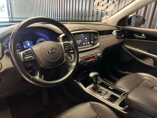 KIA-SORENTO-2.4 16V GASOLINA EX 7L AWD AUTOMÁTICO KIA-SORENTO-2018