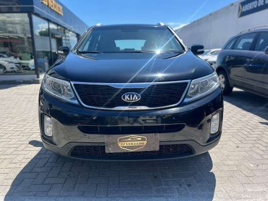 KIA-SORENTO-2.4 S.253 4X2 16V GASOLINA 4P AUTOMÁTICO KIA-SORENTO-2013