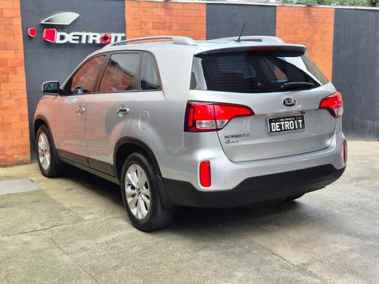 KIA-SORENTO-2014