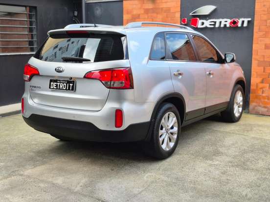 KIA-SORENTO-2014