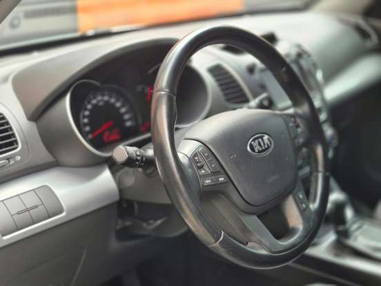 KIA-SORENTO-2014