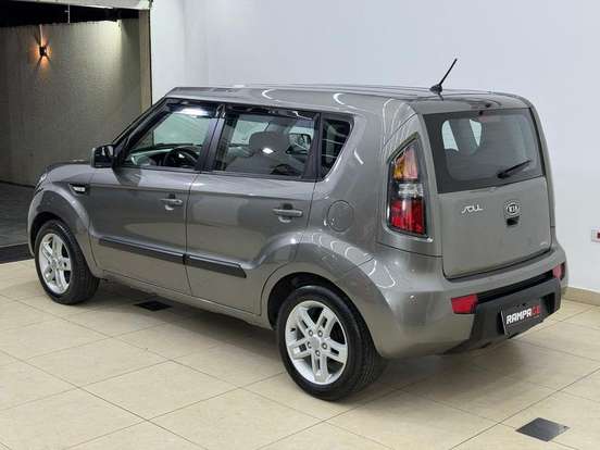 KIA-SOUL-2010