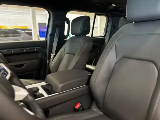 LAND ROVER-DEFENDER-2026