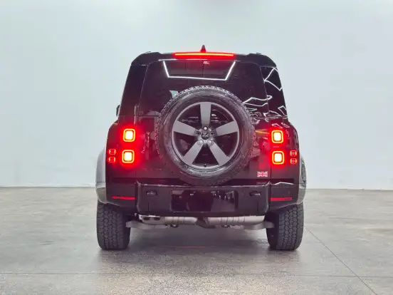 LAND ROVER-DEFENDER-2026