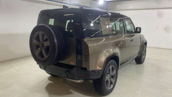 LAND ROVER-DEFENDER-2026
