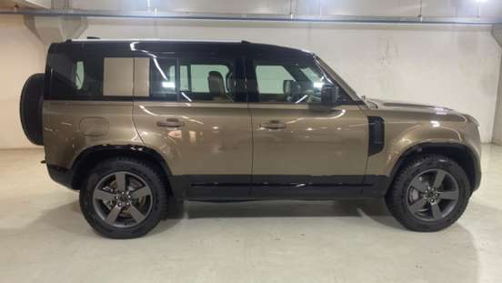 LAND ROVER-DEFENDER-2026