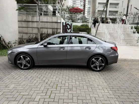 MERCEDES-BENZ-A 200-2019