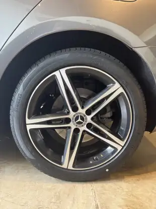 MERCEDES-BENZ-A 200-2020
