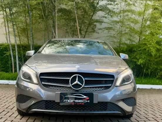 MERCEDES-BENZ-A 200-2015