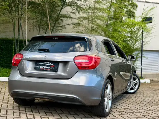 MERCEDES-BENZ-A 200-2015