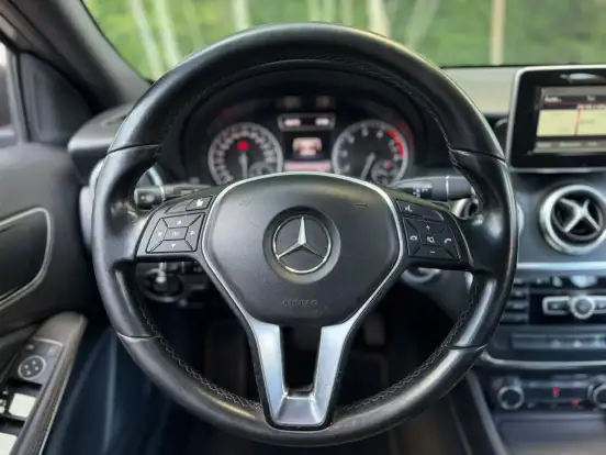 MERCEDES-BENZ-A 200-2015