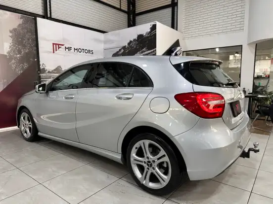 MERCEDES-BENZ-A 200-1.6 TURBO URBAN 16V GASOLINA 4P AUTOMÁTICO MERCEDES-BENZ-A 200-2014