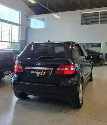 MERCEDES-BENZ-B 180-1.7 8V GASOLINA 4P AUTOMÁTICO MERCEDES-BENZ-B 180-2011