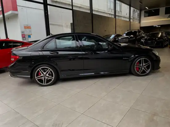 MERCEDES-BENZ-C 63 AMG-6.3 SEDAN V8 GASOLINA 4P AUTOMATICO MERCEDES-BENZ-C 63 AMG-2011