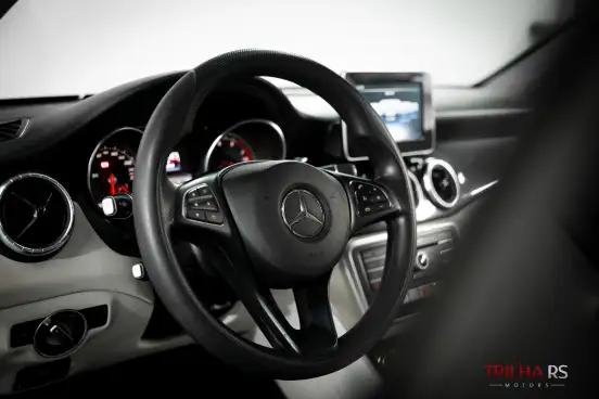 MERCEDES-BENZ-CLA 180-2019