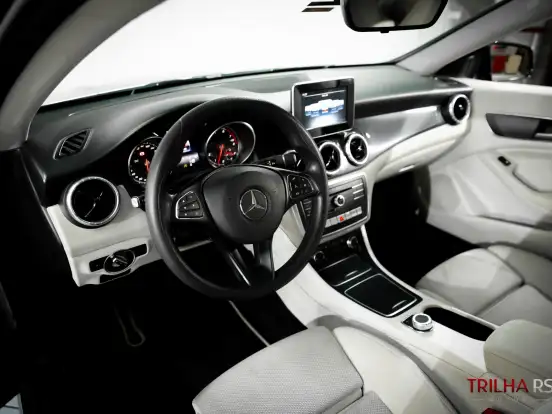 MERCEDES-BENZ-CLA 180-1.6 CGI GASOLINA 7G-DCT MERCEDES-BENZ-CLA 180-2019