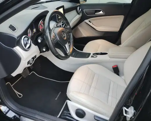 MERCEDES-BENZ-GLA 200-2015