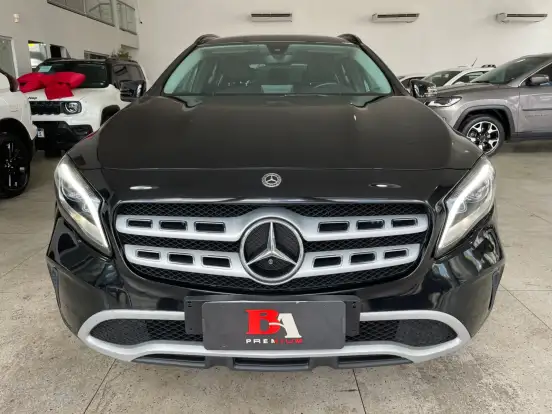MERCEDES-BENZ-GLA 200-2019