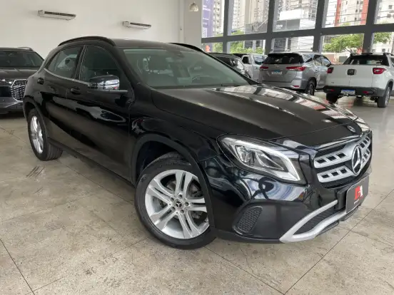 MERCEDES-BENZ-GLA 200-2019