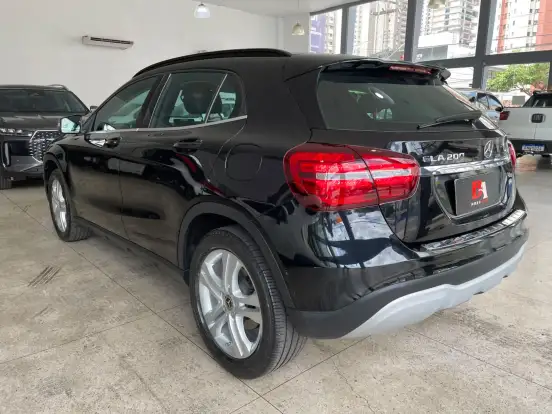 MERCEDES-BENZ-GLA 200-2019