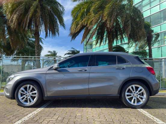 MERCEDES-BENZ-GLA 200-2014