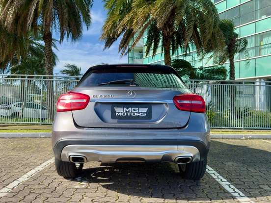 MERCEDES-BENZ-GLA 200-2014