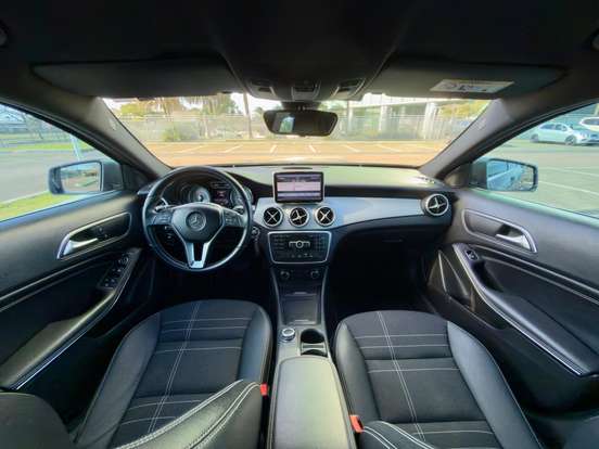 MERCEDES-BENZ-GLA 200-2014