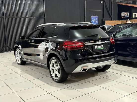 MERCEDES-BENZ-GLA 200-2018