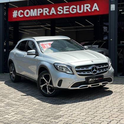 MERCEDES-BENZ GLA 200 1.6 CGI FLEX ADVANCE 7G-DCT