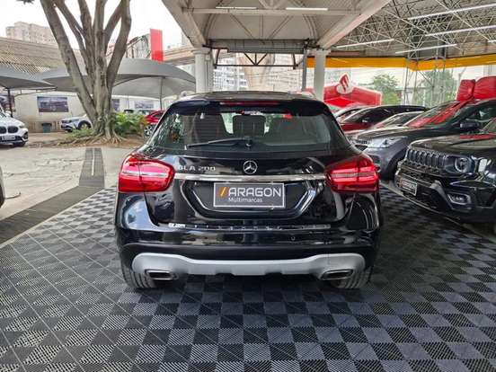 MERCEDES-BENZ-GLA 200-2017
