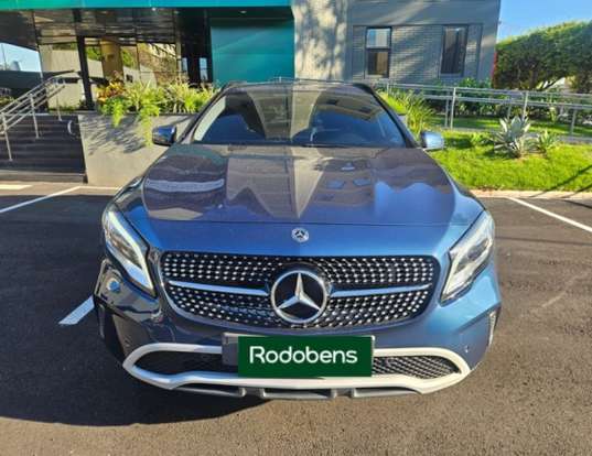 MERCEDES-BENZ-GLA 200-2019