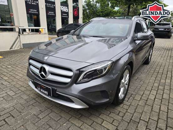 MERCEDES-BENZ-GLA 200-2014